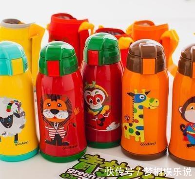 热水|央视多次曝光!保温杯变成“索命杯”,热水倒进去2秒就变成毒水