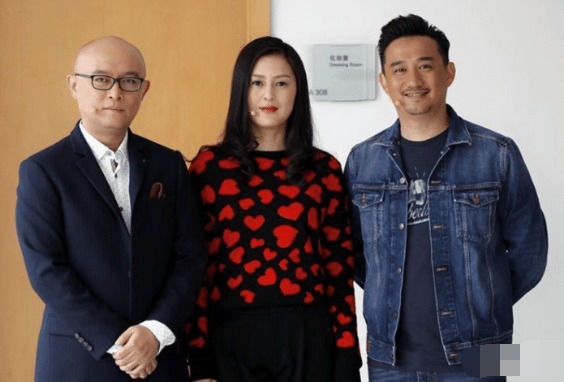 情感专家|节目上做“情感专家”的黄澜,私下却和丈夫离婚,网友:太可笑