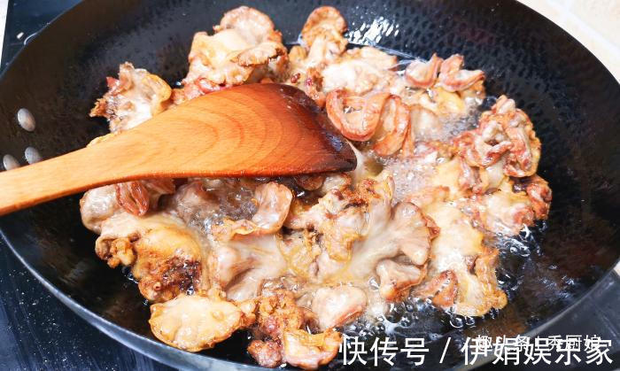 肉脂|熬猪油时，只加盐就错了，多加这2样，猪油又白又香，放1年都不坏