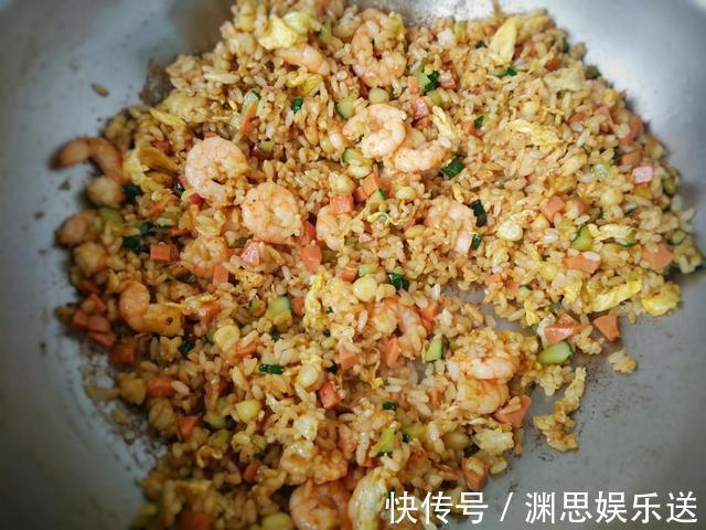 小窍门|你做的蛋炒饭总粘连教你1个小窍门,色泽金黄颗粒分明