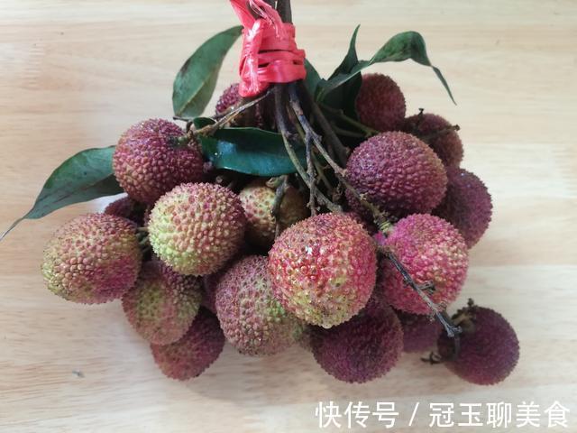 冰箱|有5种水果，放冰箱里冻起来，比新鲜的还好吃，夏天不用买雪糕了