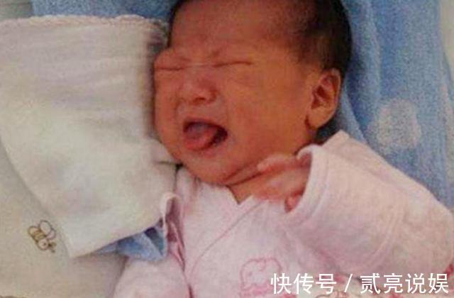 妈妈|为什么母乳喂养的宝宝夜里老醒,喝奶粉宝宝能睡到天亮原因暖心