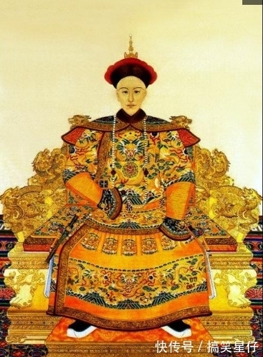 画师@郎世宁为乾隆和妃子们作画,乾隆看完三次后下旨:谁再看凌迟处死