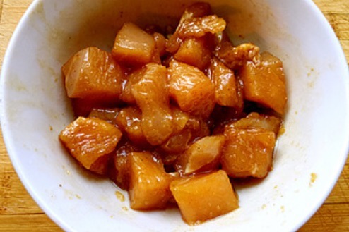 这肉5元1斤,蛋白质比猪肉高,天热要多吃,简单一炒,好吃下饭!