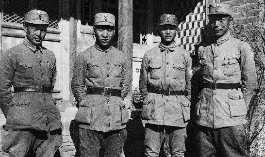 丢下|他被称“全能将军”,长征时为了不丢下他,一个排轮流抬了他六天