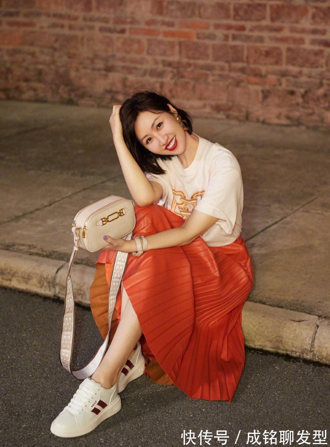 单调感|奔四女性这样穿“不老气”,简单大方还不装嫩,时尚减龄又显气质