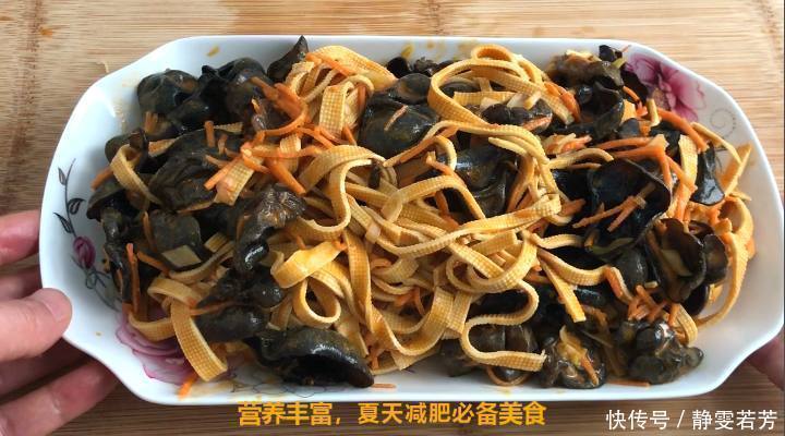 韭菜|豆腐皮不要炒韭菜了，教你个简单新做法，吃一口上瘾，比肉都香