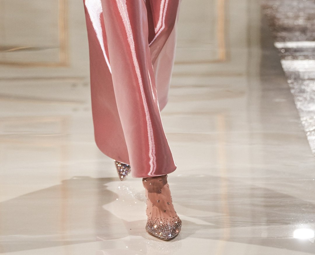 87岁的阿玛尼老爷子，依然是把高级做得最优雅的人|T型台 | shine