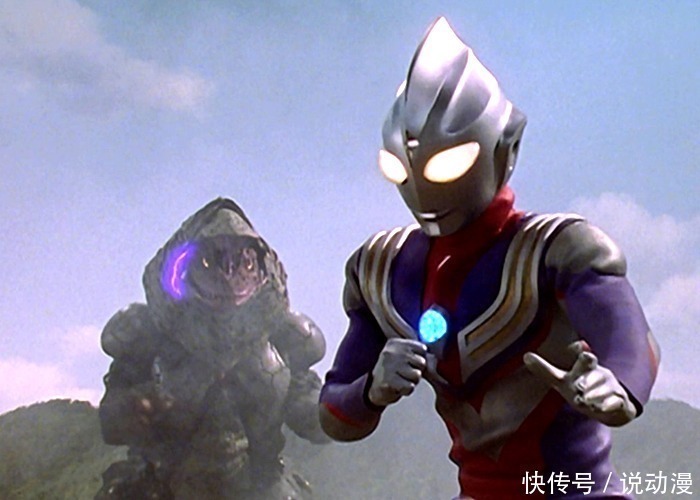 丸山|迪迦奥特曼原本没有闪烁形态,他是怎么打败加坦杰厄的?秘密隐藏在头部!