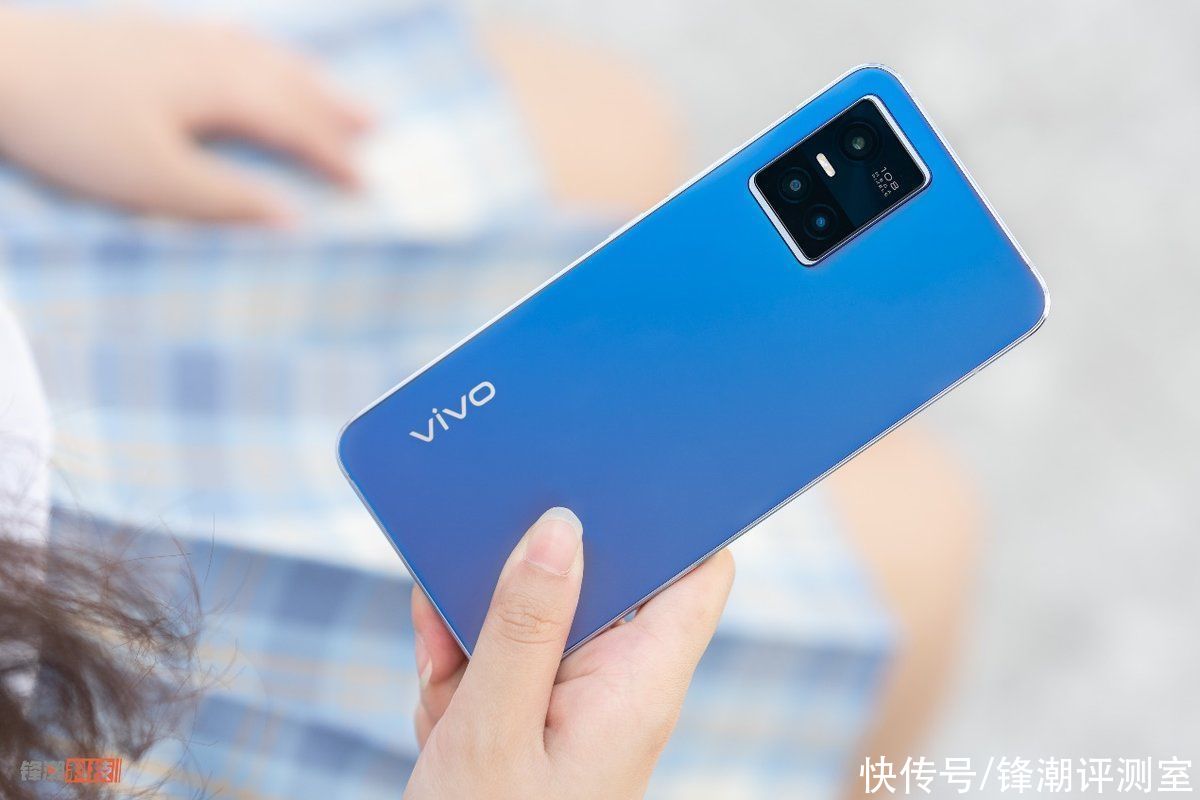 系列|vivo S10 Pro图赏：光致变色，打造专属于你的个性后盖