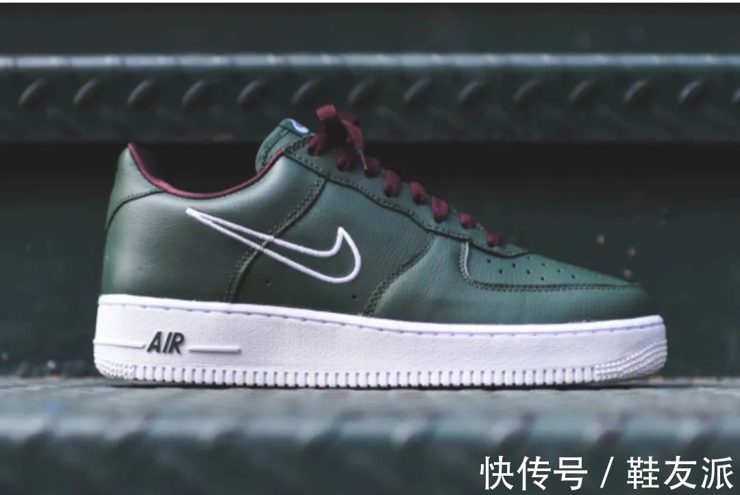 鞋款|YEEZY跌破原价，冰蓝、满天星疯狂复刻，地区限定变成炒冷饭？