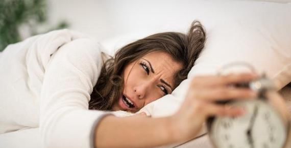 身体出现四个特征,说明身体在衰老,若占一半