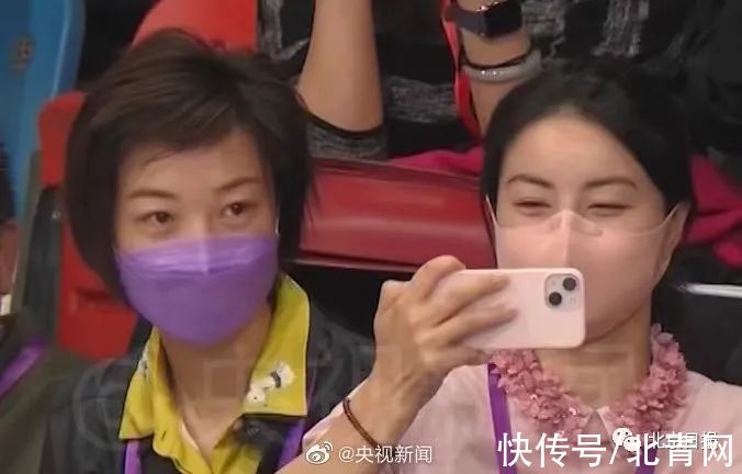 球场|“魔力转圈圈”再现！网友：球场要装不下马龙许昕了