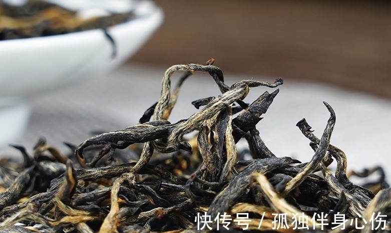 茶类@为什么这类茶最好不用紫砂壶冲泡？看完此文，总算是搞明白了