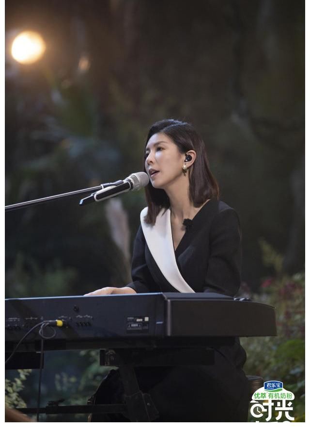 好久不见的许茹芸带来《时光音乐会》，想邀请梁咏琪吴青峰参加第二季