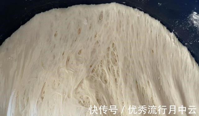 自从学会这个烤饼的做法，早餐更美味了，外皮酥脆，内里多层柔软！