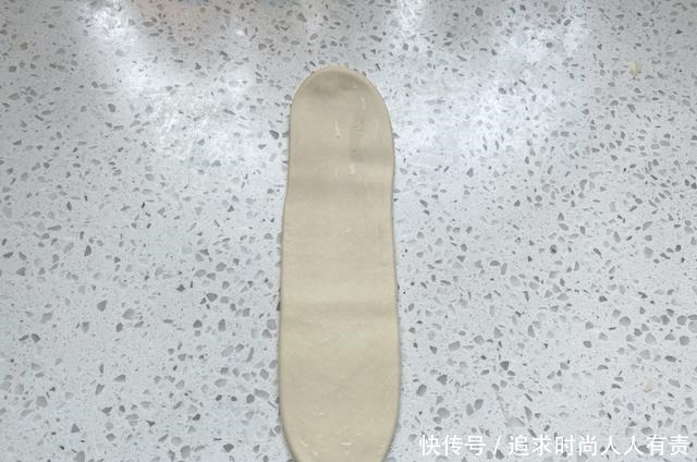 美味|想吃红豆饼别再买了,在家用面粉就能做,咬一口层次分明香酥美味