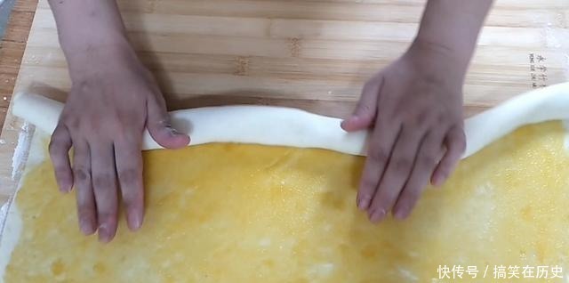 半发面油饼|半发面油饼一斤面,一克酵母,醒面20分钟就能做,又酥又软,香