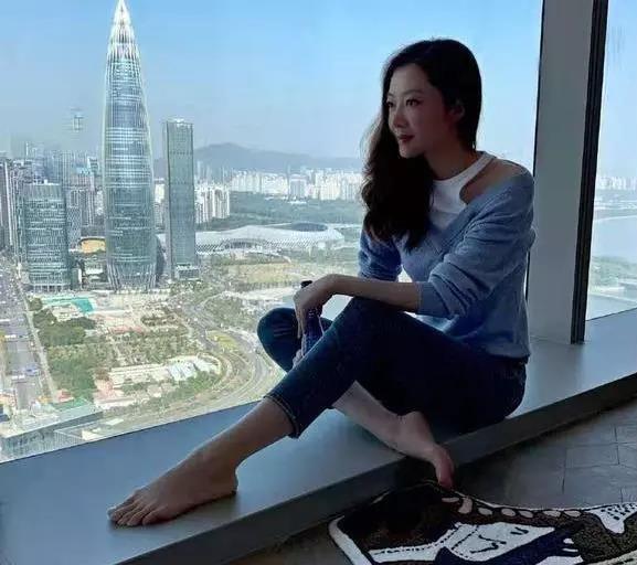 羊毛卷 真正会打扮的女人,通常会留的“5种”发型,轻松遮盖发际线问题