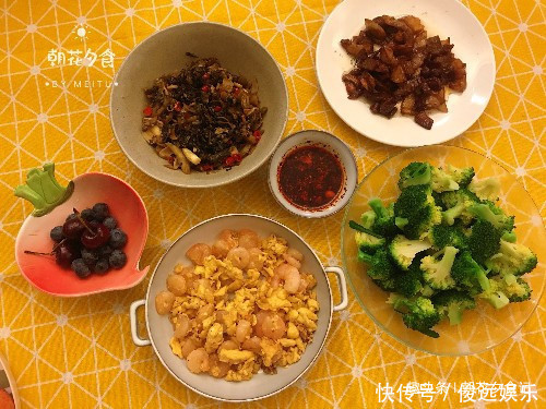 和儿子的日常晚餐,做了四个菜,荤素营养搭配,只花了25元,值了