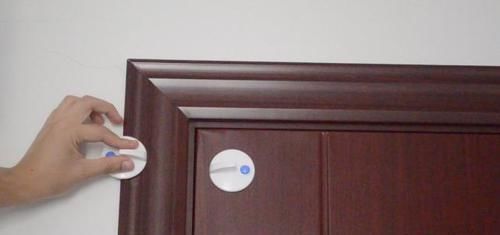 在门后挂一瓶矿泉水,作用真厉害,解决了全家人的困扰,赶紧试试