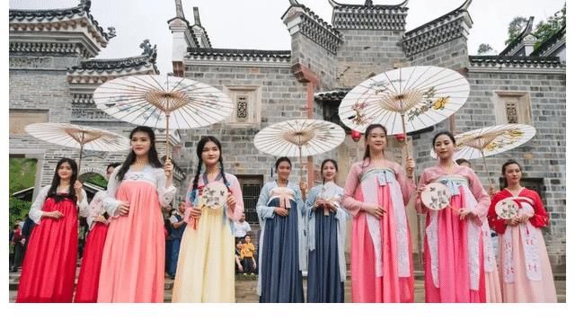 汉服|韩国网友又来“抢文化”？汉服不是韩服，两者区别真的是很大！