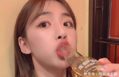 皮肤|皮肤“差到爆”的女生,晨起坚持3事就能“自救”,变牛奶肌不难