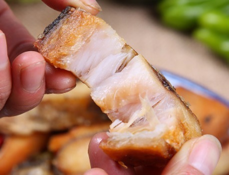 事先|腌腊鱼时,需要事先清洗吗?用错了方法,难怪腊鱼不香还发臭