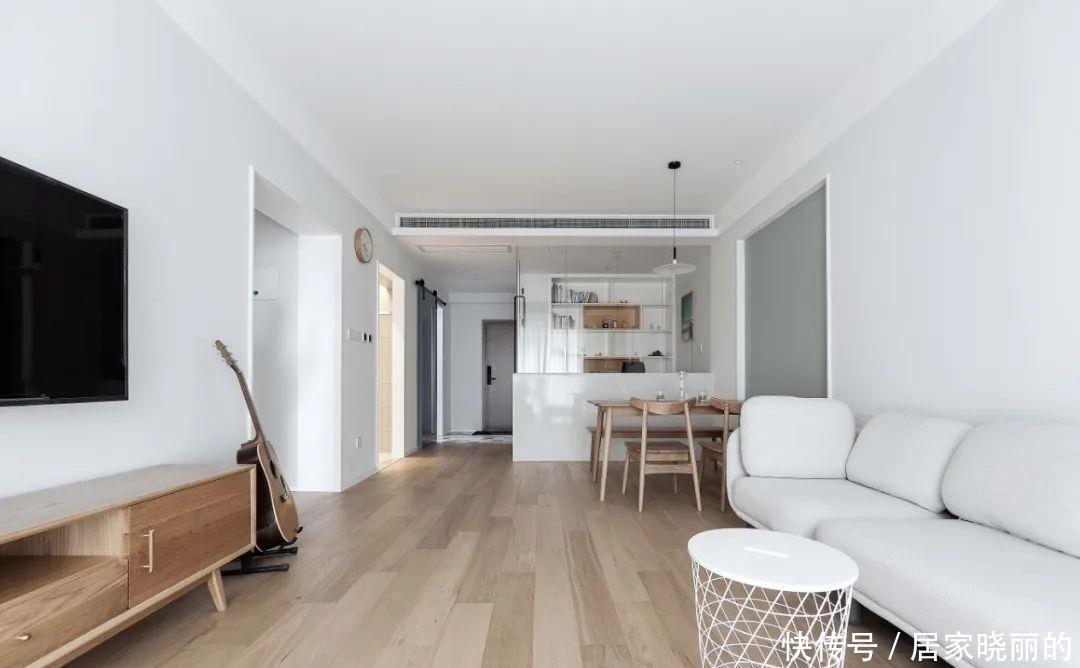 白色的墙面|家里的白墙脏了怎么清理?教你这些小妙招,轻松变白还省钱!