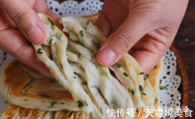 教你懒人花卷的做法，不用上锅蒸，十分钟端上桌，香软可口特好吃