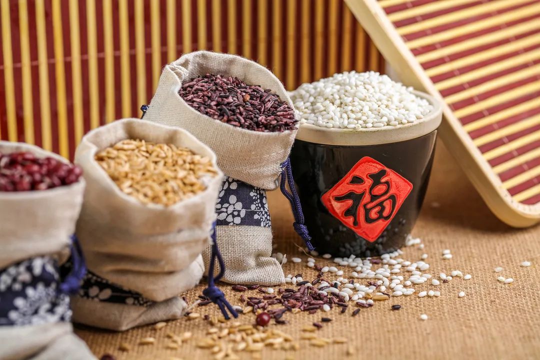 大米|洗米要洗几遍合适？洗米水也别浪费了，去油污、去腥味妙用多