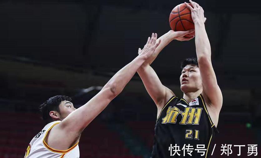 cb狂胜34分！广厦3星62+15打疯了，CBA黑马原形毕露，9连胜后4连败