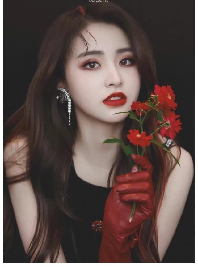 刘些宁金子涵同框，金子涵瘦了之后状态变好，笑容真的很治愈