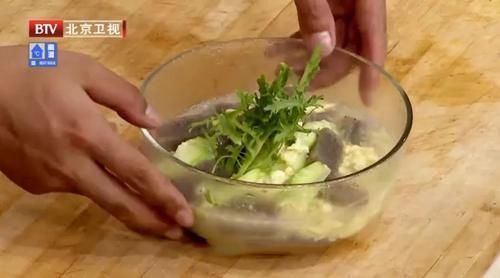 冬天一碗汤,不用医生找!大雪后常喝,润肺、养气血,全家都健康