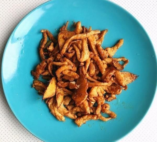 肉丝|美食精选杏鲍菇焖土豆片,红烧小白条,糖醋脆皮鱼,酱爆平菇肉丝