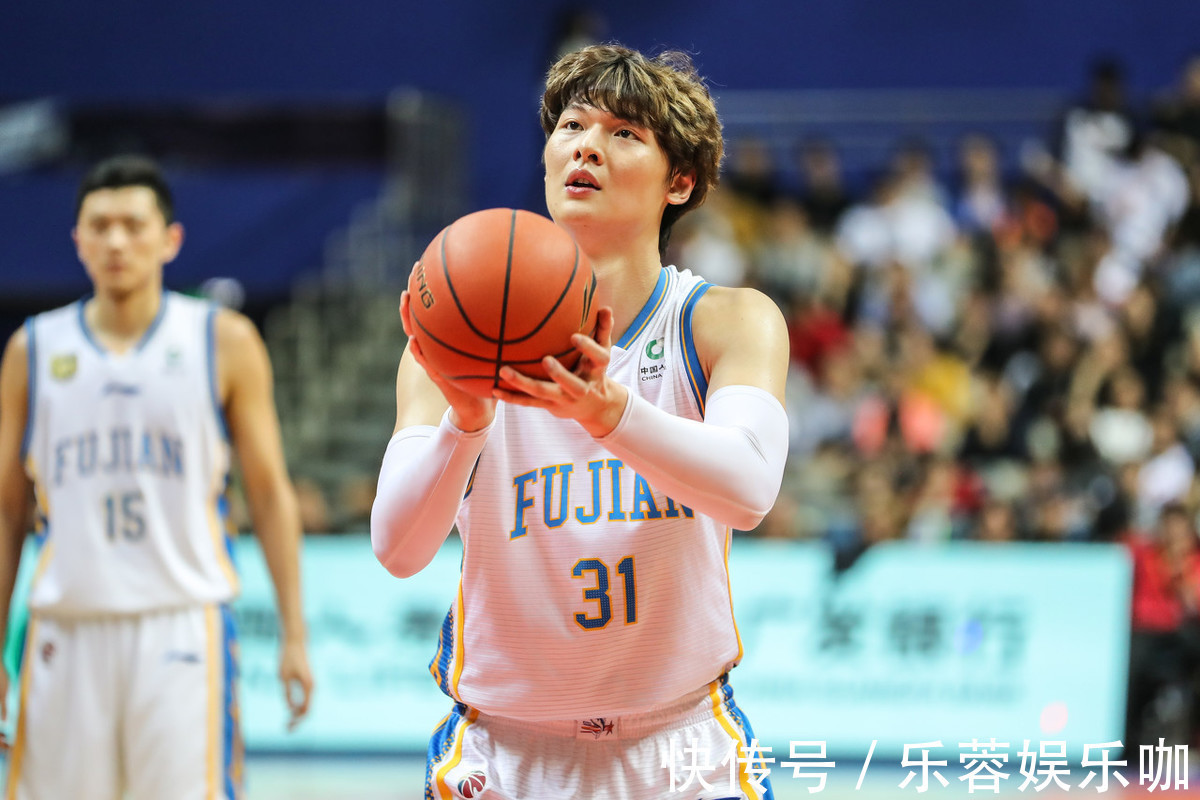 MVP|王哲林“偷师”王治郅,两战95分26篮板,有望力压易建联当选MVP