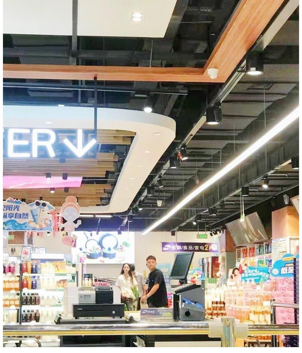 周也|丁真和周也為《中餐廳》采購，買了兩推車，讓女生搬東西好直男