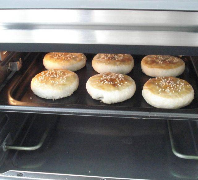 手工|自制绿豆酥饼,香酥可口,皮薄馅大,教你手工制作