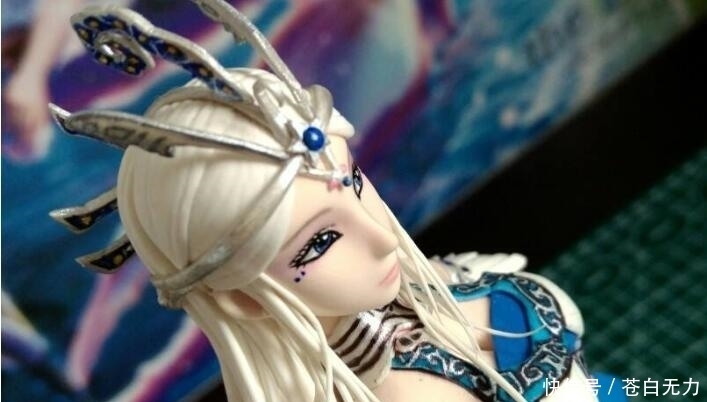 月儿|网友1万买元雪女和少司命手办,没比过父母100元的月儿手办