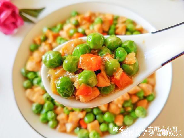 鸡肉|学会鸡胸肉这新做法,年夜饭给家人露一手,外焦里嫩酸甜又可口