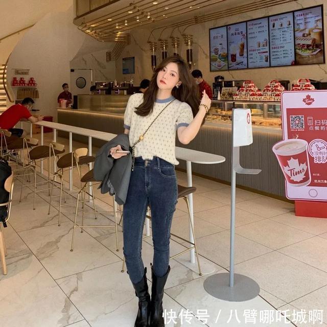 可盐可甜|可盐可甜的早秋搭配,针织衫让你全年美cry!