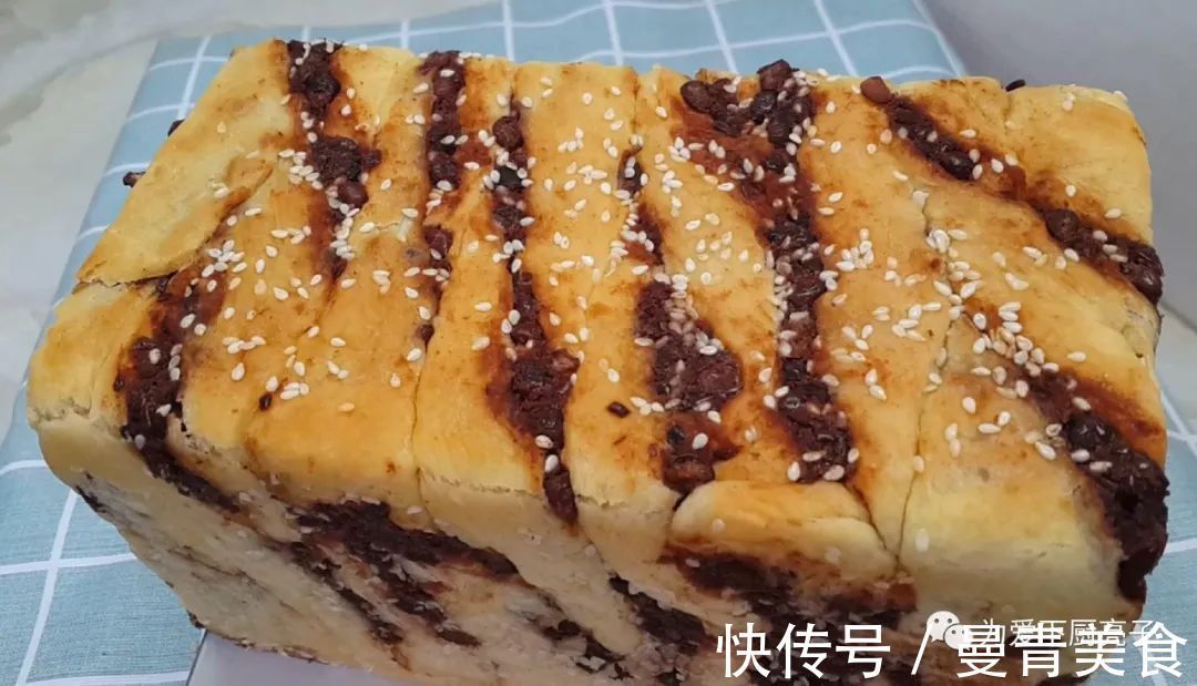 红豆面包|家常红豆面包做法,两勺卷一卷,松软香甜又解馋,学会都能开店了