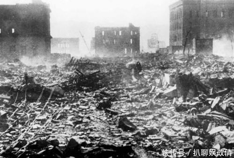 军装|二战时期德国军装是好看,但它有着致命的弱点害无数德军惨死他乡