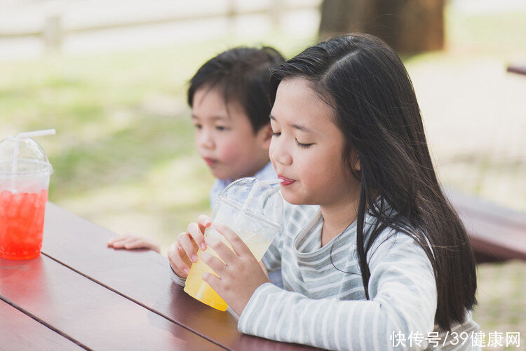 避孕药|中国53万儿童性早熟，这4样东西或是“祸根”，父母别大意