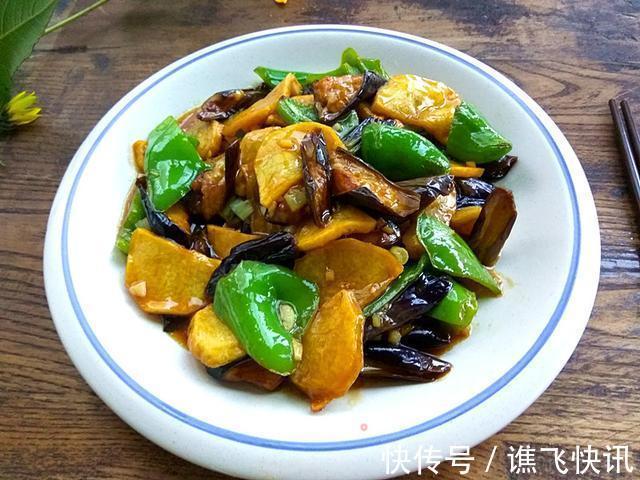 中国人|美食推荐椒盐排骨、地三鲜、虎皮青椒烧茄子、广东鸡煲的做法