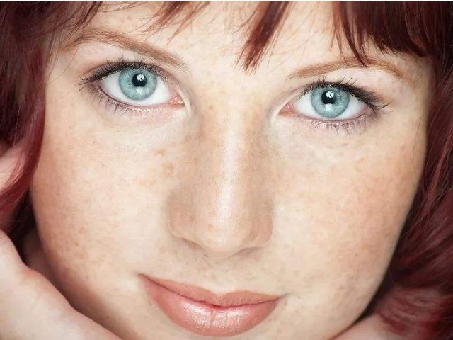 脸蛋|脸蛋出现3个预兆，可能就是得了妇科炎症，若没有说明身体健康