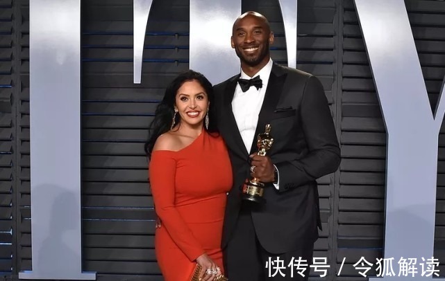 紧身裤|科比妻子亮相坐私人飞机好有钱!穿紧身裤太显胖,8克拉钻戒好闪