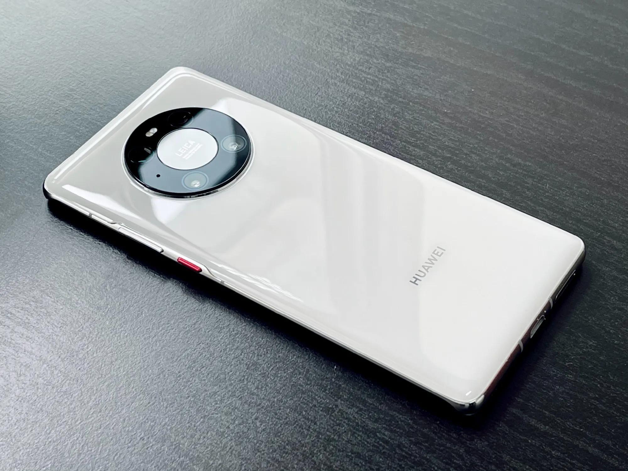 iphone|买华为还是选苹果?从多角度对比两者差距,网友:这次不纠结了