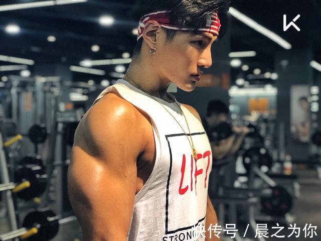 健身|健身达人宋昱欣，健美型身材超吸睛，被称为“中国版卡戴珊”