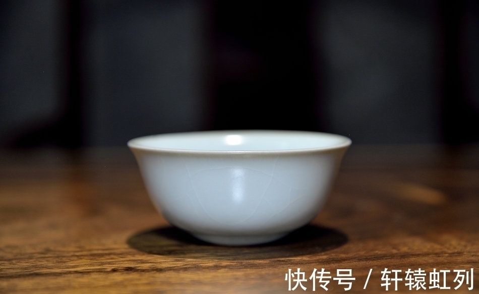 玛瑙#汝瓷天青釉与月白釉鉴赏:纯净柔和,釉色清淡婉约,犹如皓月!